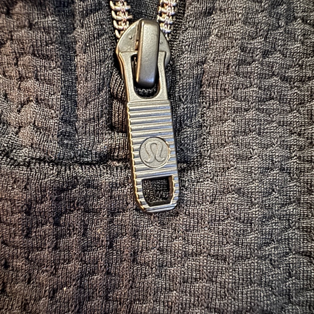 Lululemon Engineered Warmth Half Zip Black
Merino Wool Blend Pullover Size 6 - Picture 5 of 8